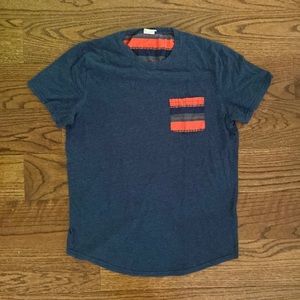 Men’s Medium Hollister short sleeve pocket tee